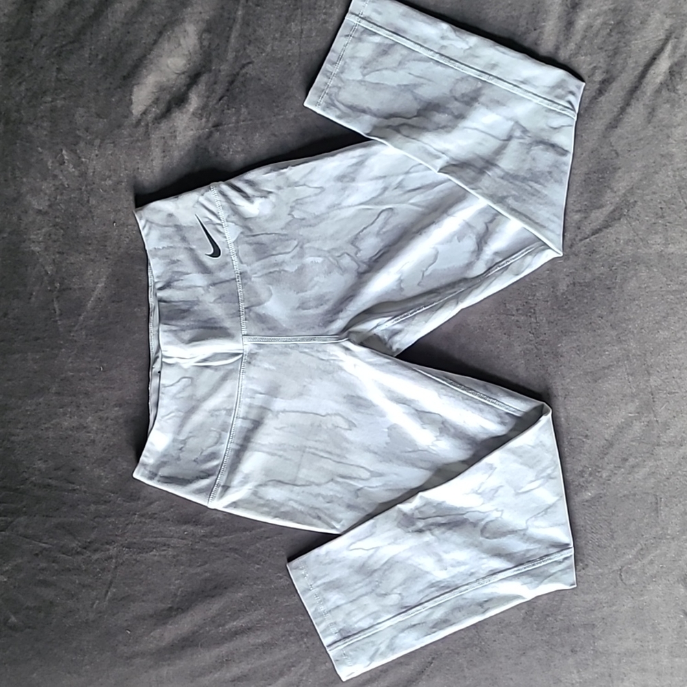 Nike Dri-Fit Capri Legging Workout Pants